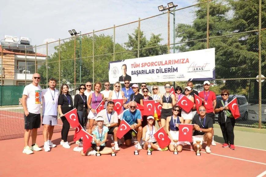 Cumhuriyet Coşkusu Tenis ile Kutlandı
