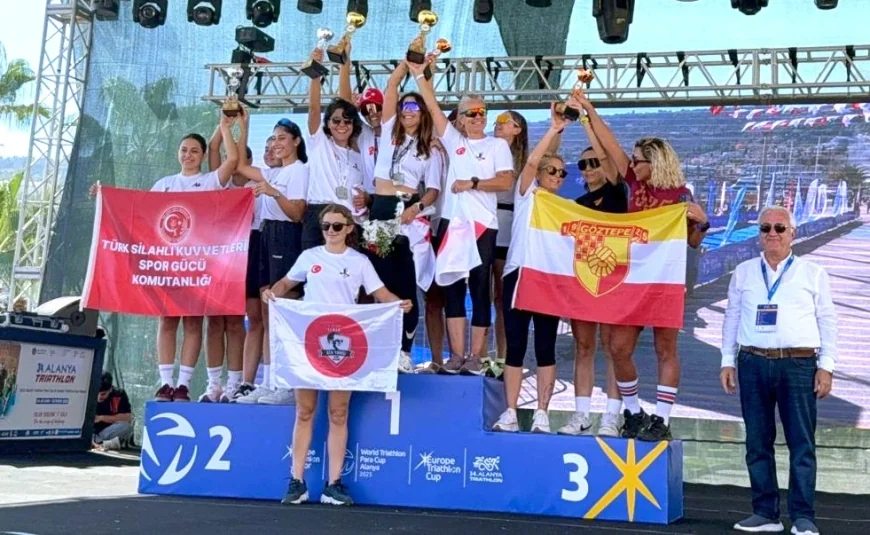 CUMHURİYET COŞKUSUNA CUMHURİYET KADINLARINDAN 3 KUPA