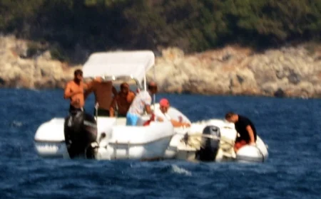 Bodrum’ ava giderken kayalıklara çarpan botta 4 kişi yaralandı