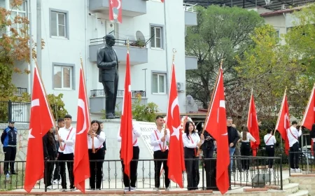 Atamıza büyük saygı.. Bodrum ve Yatağan’da  yaşam denizde ve karada  durdu