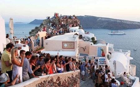 Komşuda turist sayısı patladı , gelir azaldı