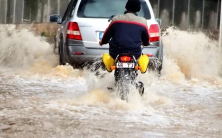 Meterolojinin yaptığı uyarı geldi, Bodrum sağanak ve fırtınaya teslim oldu