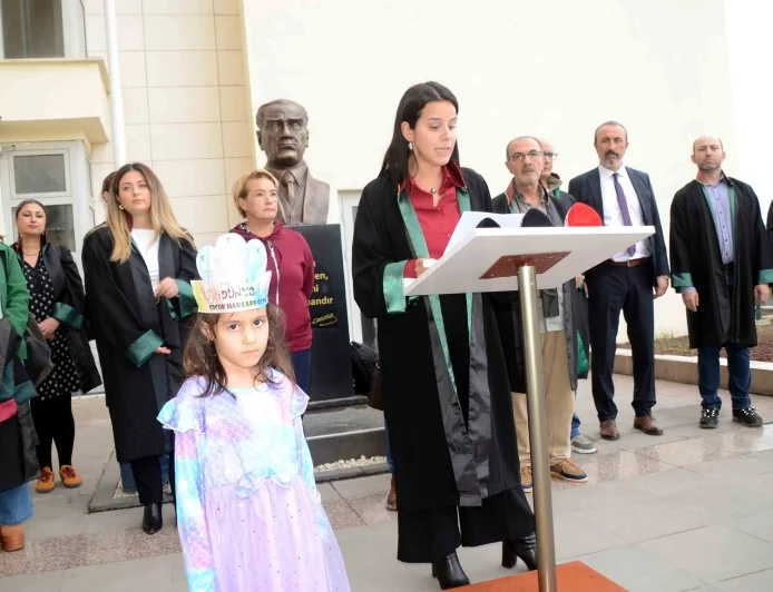 Bodrum’da çocuklu ve anneli Çocuk Hakları açıklaması