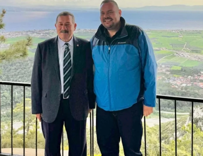 Şehit cenazesindeki gülme krizi, krize dönüştü “Terbiyesizlik, saygısızlık MAFYAVARİ”