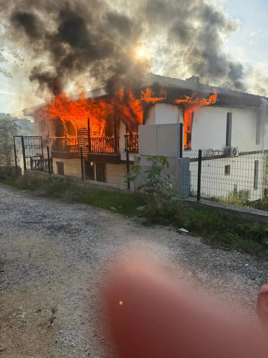 Alev alev yanan eve müdahale edildi 