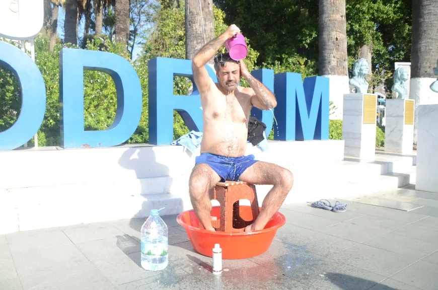 Belediye Meydanı’nda leğenli şampuanlı susuzluk eylemleri devam edecek