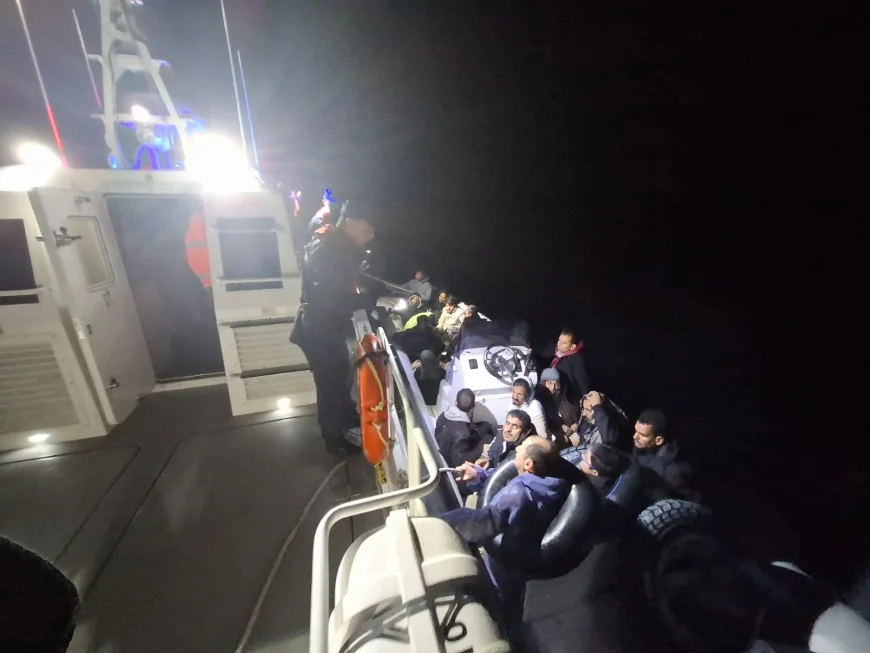 Bodrum Açıklarında Motor Arızası Yaşayan Botta 21 Göçmen Kurtarıldı