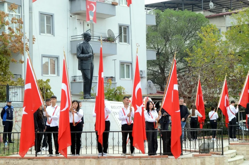 Atamıza büyük saygı.. Bodrum ve Yatağan’da  yaşam denizde ve karada  durdu