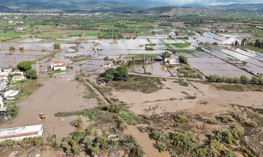 Sel suları Yunanistan’ı vurdu bazı kentlerde acil  durum ilan edildi