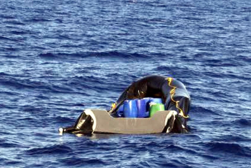 Akdeniz’de göçmen botu battı , göçmenleri kuruyük gemisi kurtardı iki göçmen öldü