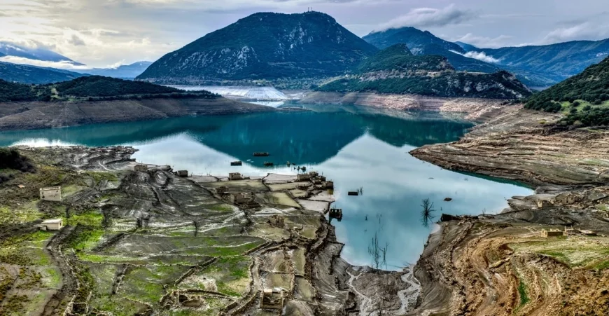 Yunanistan susuzlukta dibi gördü, komşu  turistik adalarda olağanüstü hal ilan  edildi