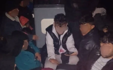 Bodrum açıklarında sürüklenen göçmen botu  yardım istedi