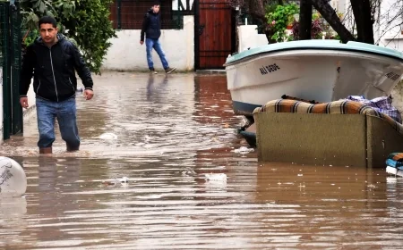 Bodrum’a 15 dakikalık yağış yetti