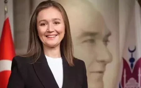 Gülşah Durbay  için belediye meydanında lokma döktürüldü