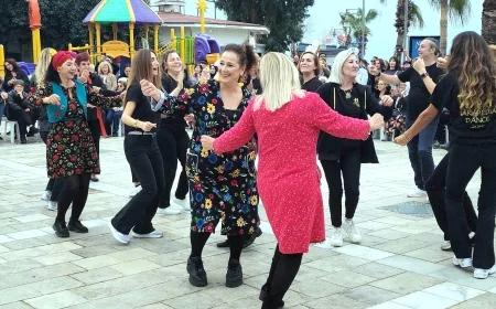    Bodrum Kumbahçe'de çok renkli Nar Tugan Şenliği 