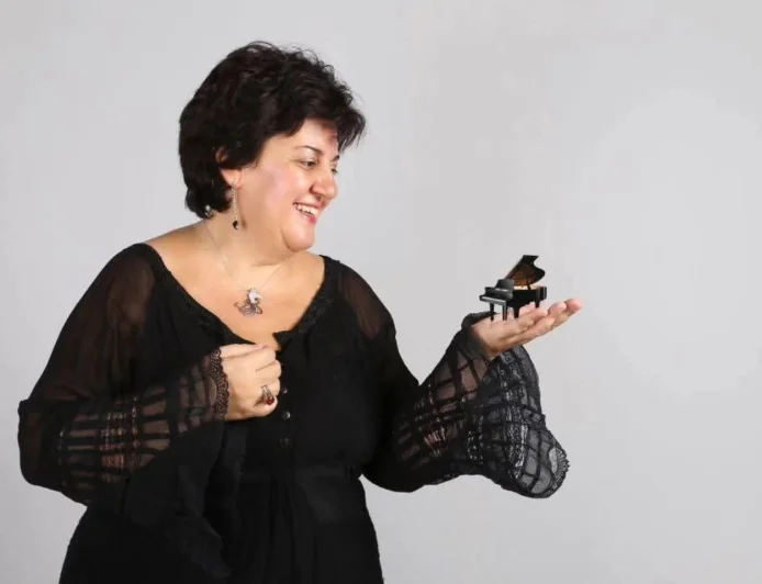 Bodrum'da yaşayan piyanist Yeşim Gökalp evinde ölü bulundu.