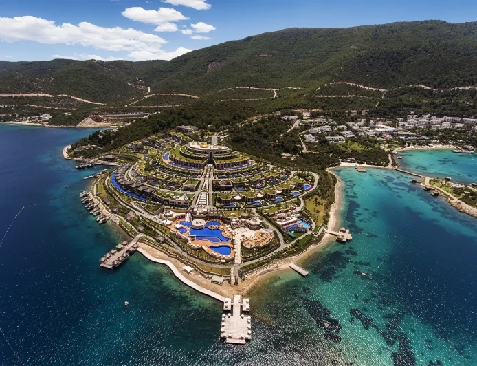 Torba’da Holywood yıldızının açılışını yaptığı otelin ÇED sürecini Bakanlık iptal etti