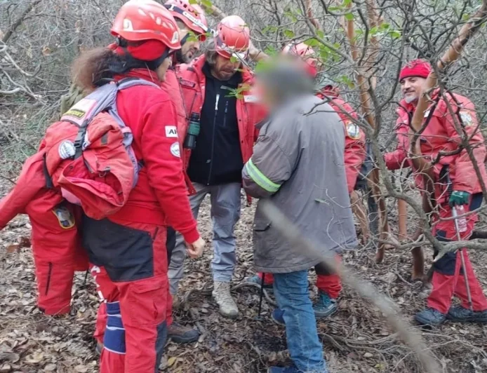 Mantar ararken kaybolan kişiyi AKUT ekipleri buldu