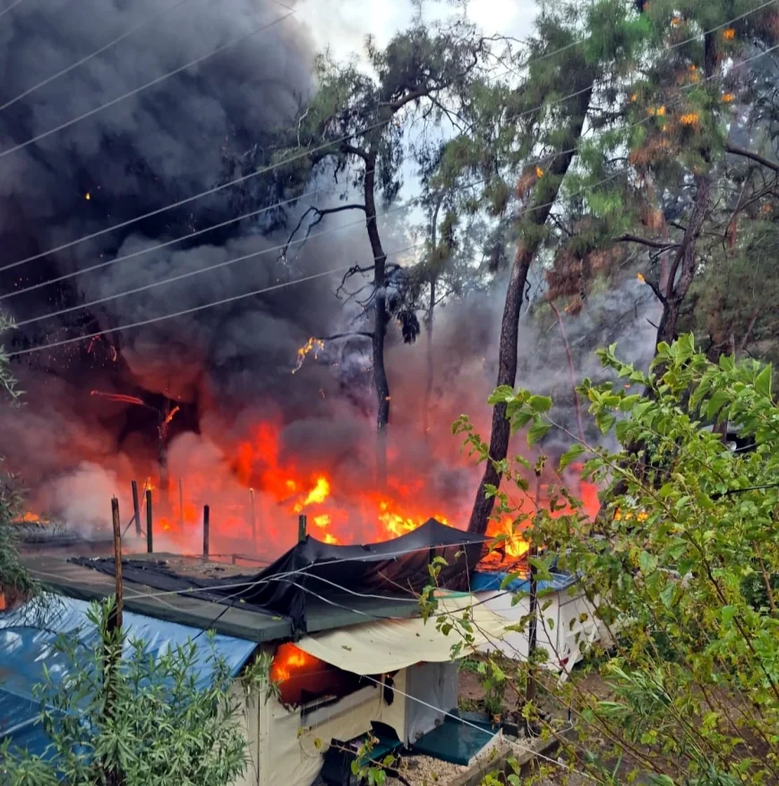 Bungalovlar alev alev yandı