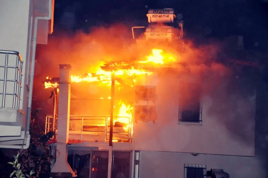 Evde Çıkan Yangın Korku Dolu Anlar Yaşattı