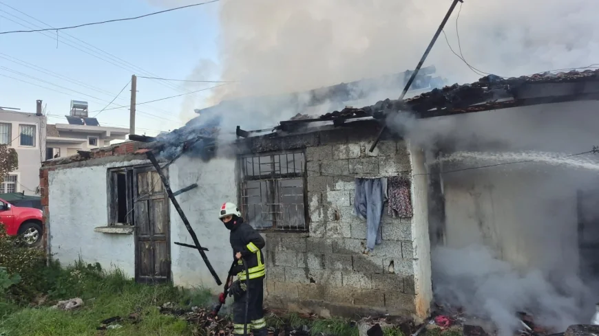 Ev yandı bir kişi yaralandı