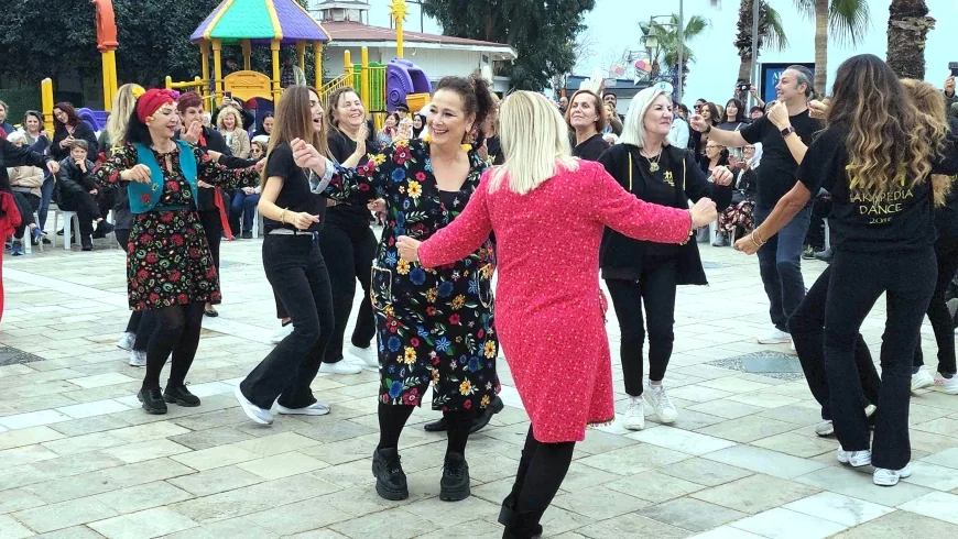    Bodrum Kumbahçe'de çok renkli Nar Tugan Şenliği 