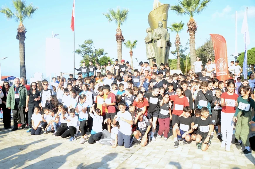 Bodrum’da yüzlerce öğrenci Atatürk için koştu