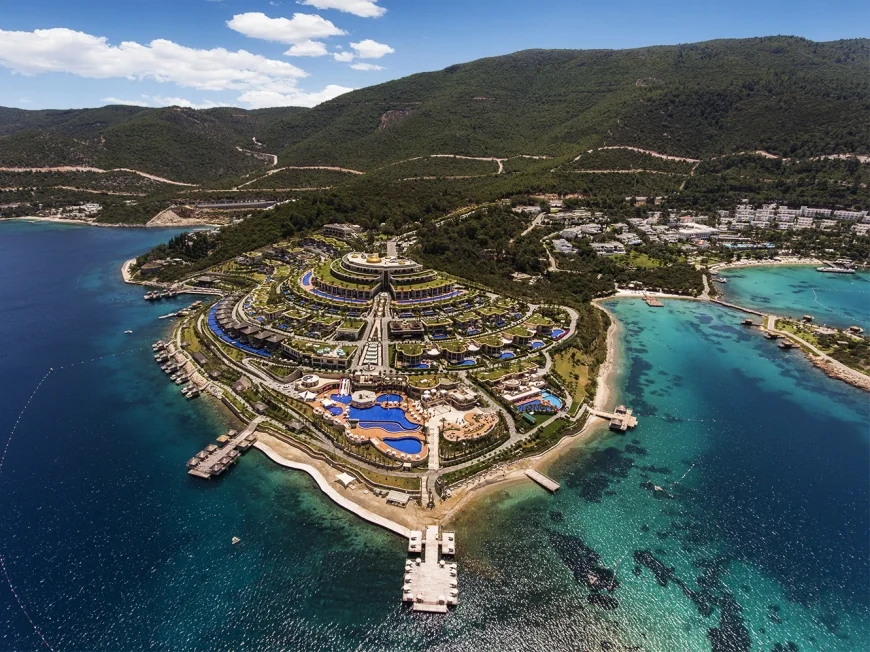 Torba’da Holywood yıldızının açılışını yaptığı otelin ÇED sürecini Bakanlık iptal etti