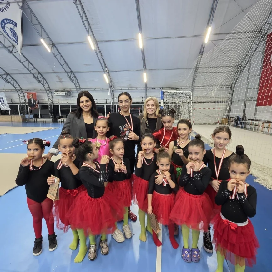 Yalıkavakssporlu cimnastikciler hayran bıraktı