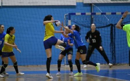 Yalıkavak hentbol takımı 2. yarının ilk maçını rahat kazandı