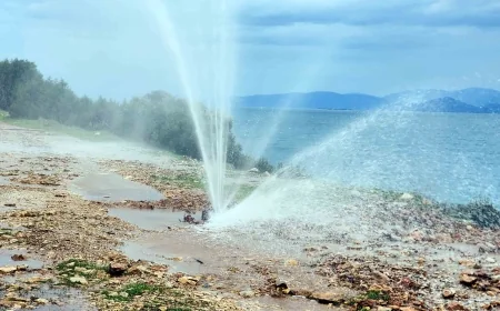 Su isale hattı yine patladı tonlarca su boşa aktı