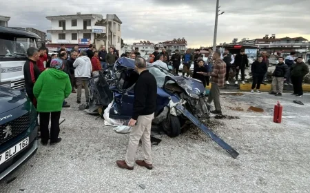 Saklıkent Kavşağı’nda Zincirleme Kaza: 4 Yaralı