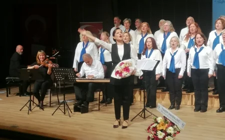 Bodrum Çoksesli Korosu’ndan Demokrasi Haftası’na Anlamlı Katkı