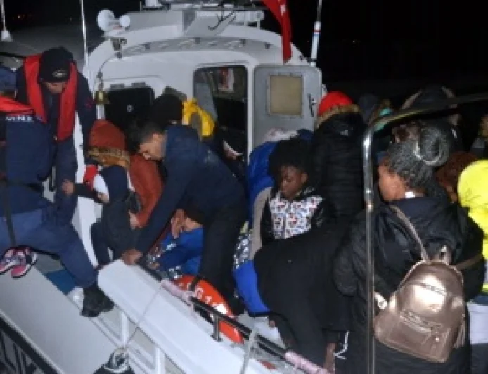 Göçmen botu battı, ölü ve kayıplar var