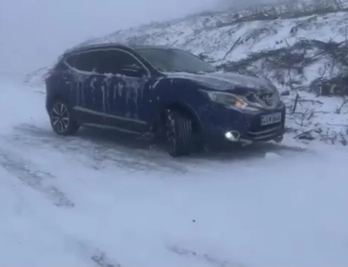 Muğla Göktepe Zirvesinde Araçlar Mahsur Kaldı