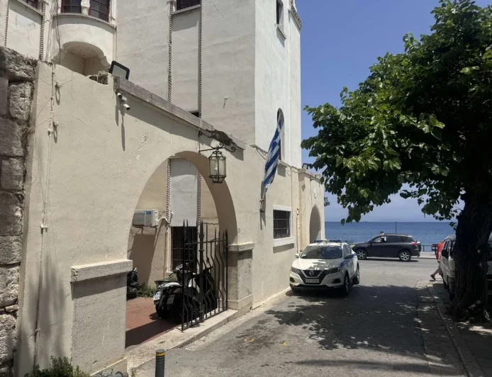 Türk kaçakçı kaptan hapishanede yangın çıkardı, tahliye olacağı gün 2 yıl daha ceza aldı