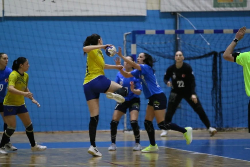 Yalıkavak hentbol takımı 2. yarının ilk maçını rahat kazandı