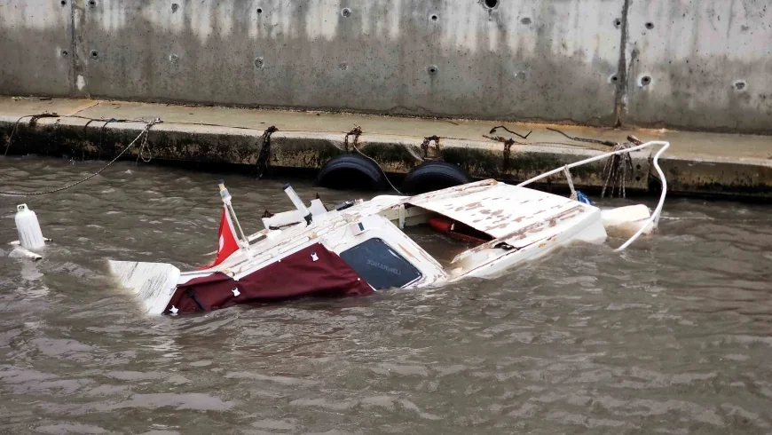 Bodrum’da Fırtına Kabusu: Tekneler Battı, Ağaçlar Devrildi