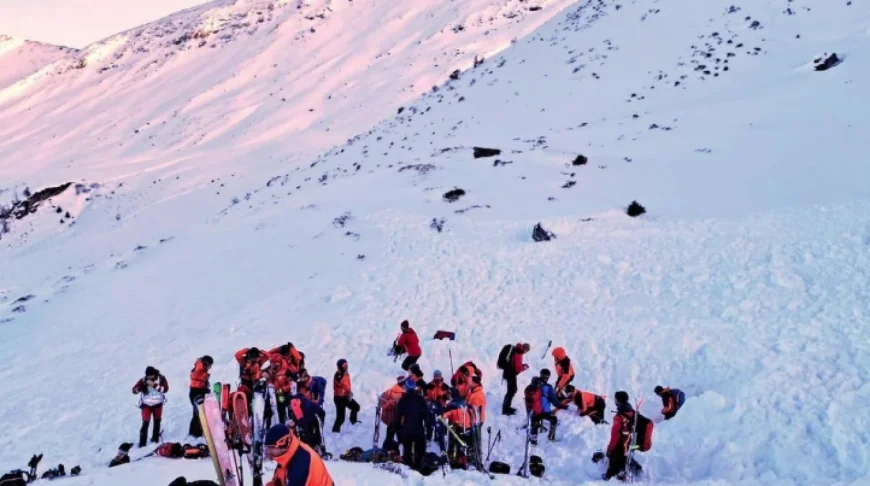Çığ faciasında ölenlerin sayısı 17'ye yükseldi