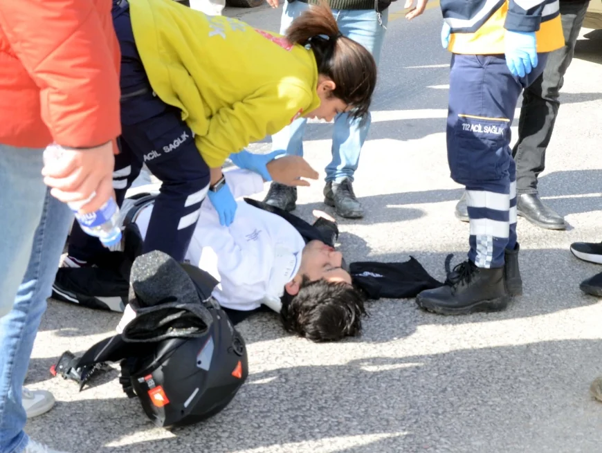 Torba'da motosikletten 30 metre ileriye fırlayan genci kaskı kurtardı