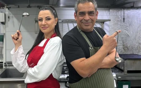 Müzisyenler Pınar Seli ve Ege İyilik için hem mutfakta hem sahnede