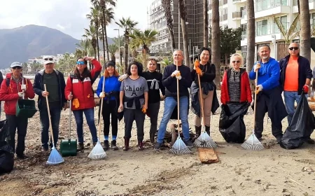 Marmaris Doğa Gönüllüleri’nden sahil temizliği