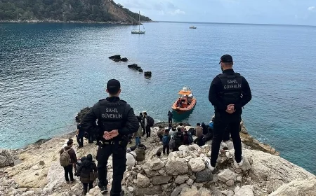 Göçmenleri Leylek koyunda yakaladılar