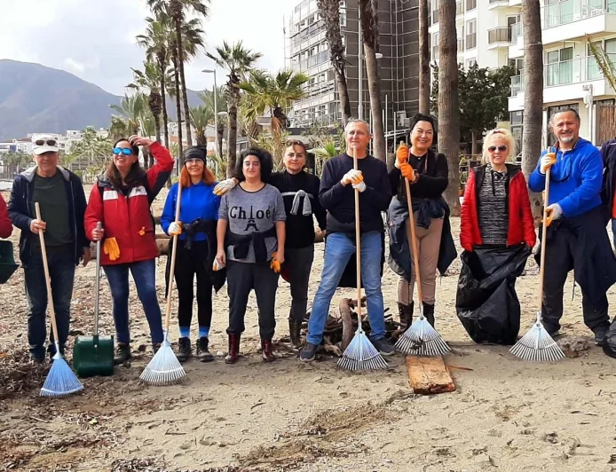 Marmaris Doğa Gönüllüleri’nden sahil temizliği