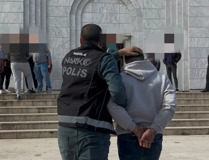 MİLAS’TA 1117 SENTETİK ECZA ELE GEÇİRİLDİ: 1 TUTUKLAMA