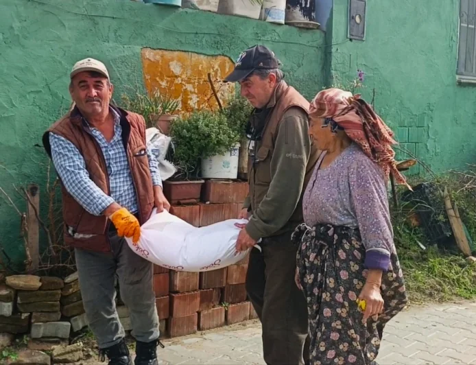 Durdu Duran sezonun ilk gelen leyleğini gördü 1 çuval unu kaptı