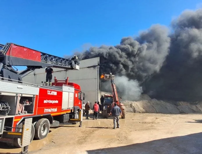Sanayi Sitesi’nde ısınmak isterken dükkanı yaktılar