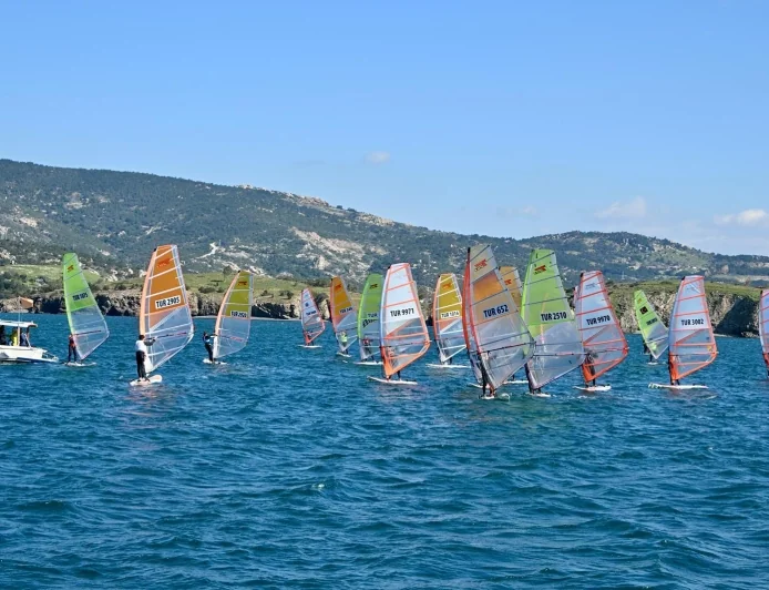 TECHNO 293 VALİLİK KUPASI YELKEN YARIŞLARI FOÇADA BAŞLADI
