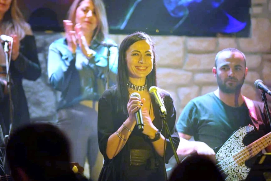 Sanatçı Pınar Seli’den Anlamlı Dayanışma: “Mutfakta Tuzumuz Olsun 2” İyilik İçin Kuruluyor