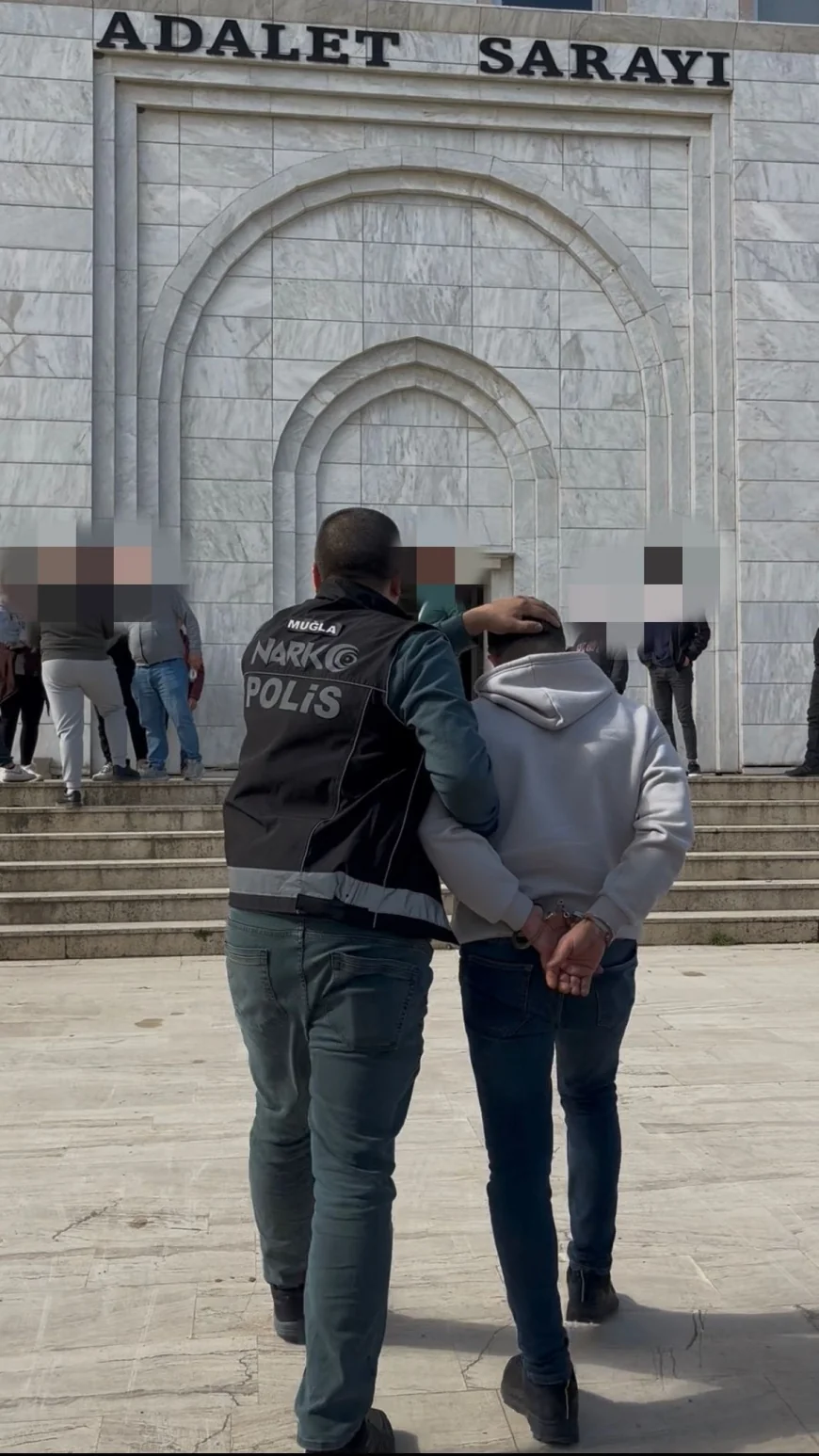 MİLAS’TA 1117 SENTETİK ECZA ELE GEÇİRİLDİ: 1 TUTUKLAMA